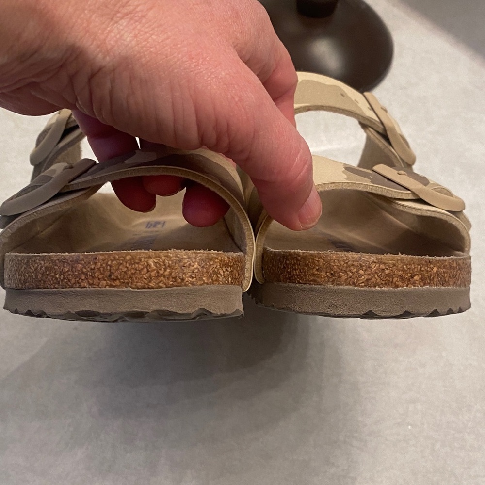 Birkenstock ladies Arizona Sandals in Tan Camouflage soft footbed - Picture 6 of 11